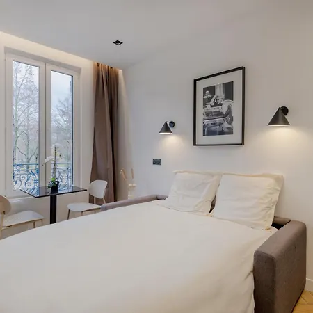 Charming In Apartment *